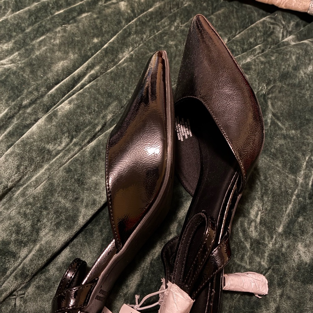 Old Navy Women's Black Pointed-Toe Slingback Flats